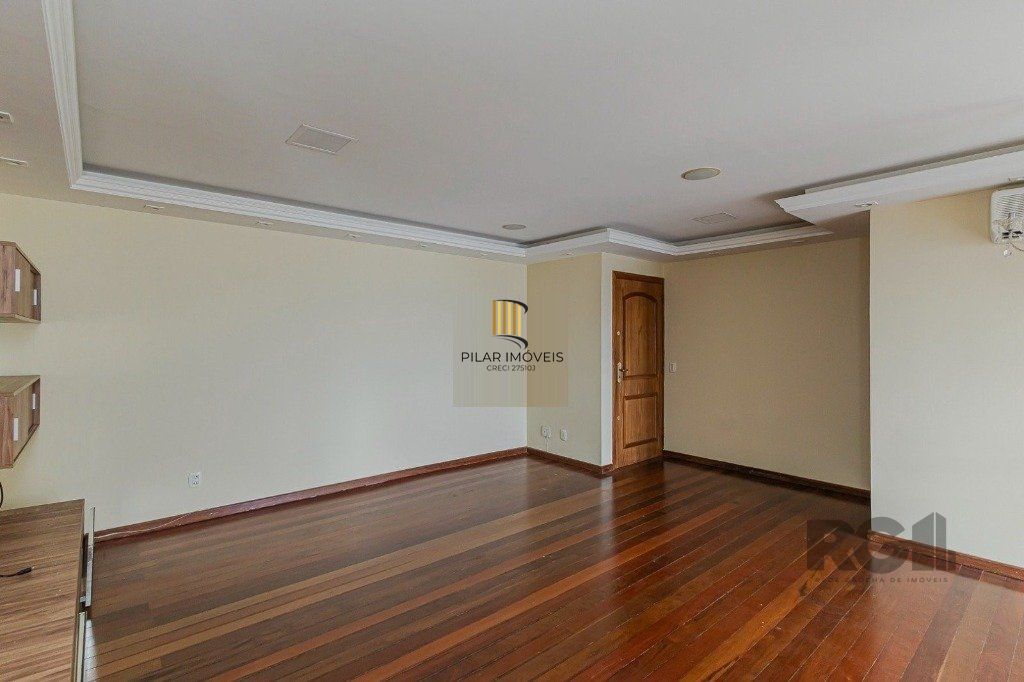 Vende-se excelente apartamento 3 quartos c/ suíte, 2 vagas, living com lareira, sacada e churrasqueira - 97m² - Auxiliadora