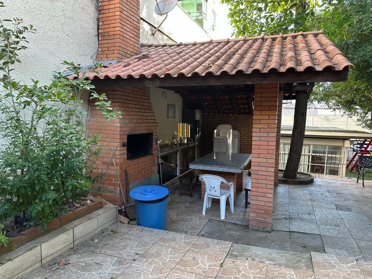 Vende-se apartamento com 2 quartos, 88m², churrasqueira e 1 vaga – Santa Cecília