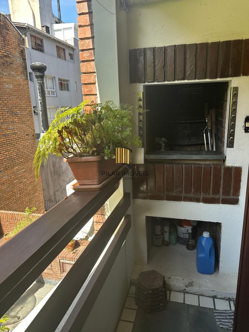 Vende-se apartamento com 2 quartos (1 suíte), 70m² e 1 vaga – Mont Serrat