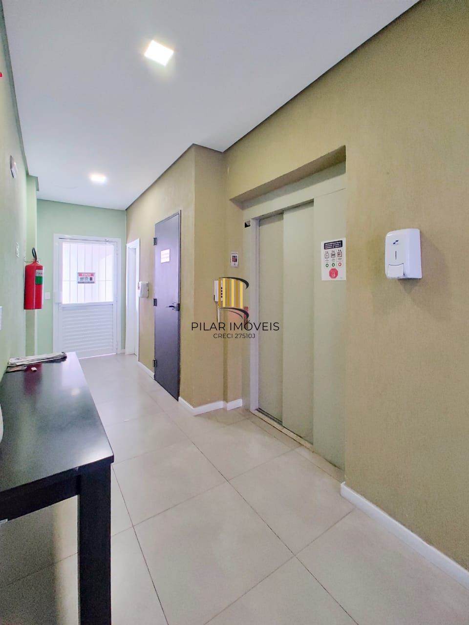 Vende-se apartamento de 1 quarto, 49m², churrasqueira e 1 vaga - Santo Antônio
