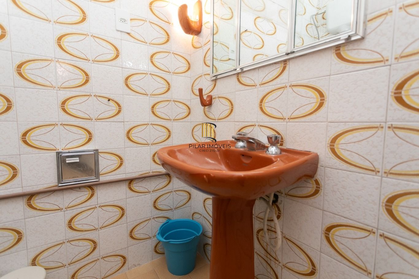 Vende-se apartamento com 3 quartos(1 suíte), 95m², sacada e 1 vaga - Bela Vista