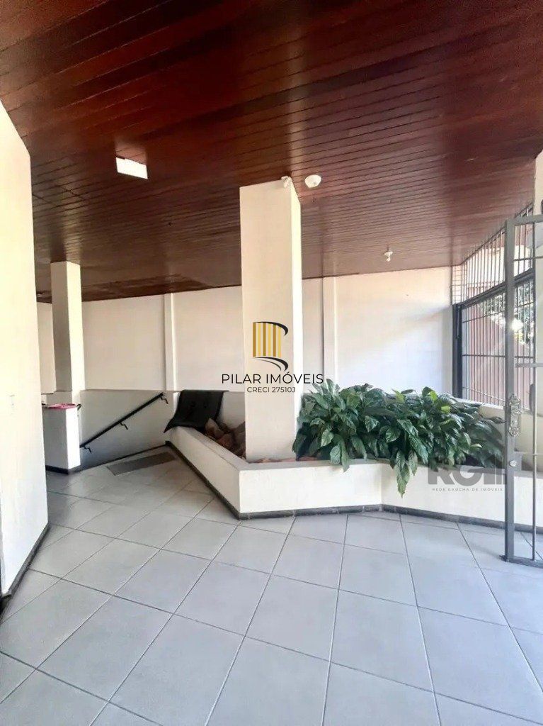 Vende-se bela sala comercial no Menino Deus - 29m²