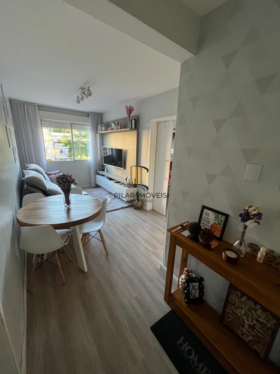 Vende-se apartamento com 1 quarto, 45 m² e 1 vaga - Mont Serrat