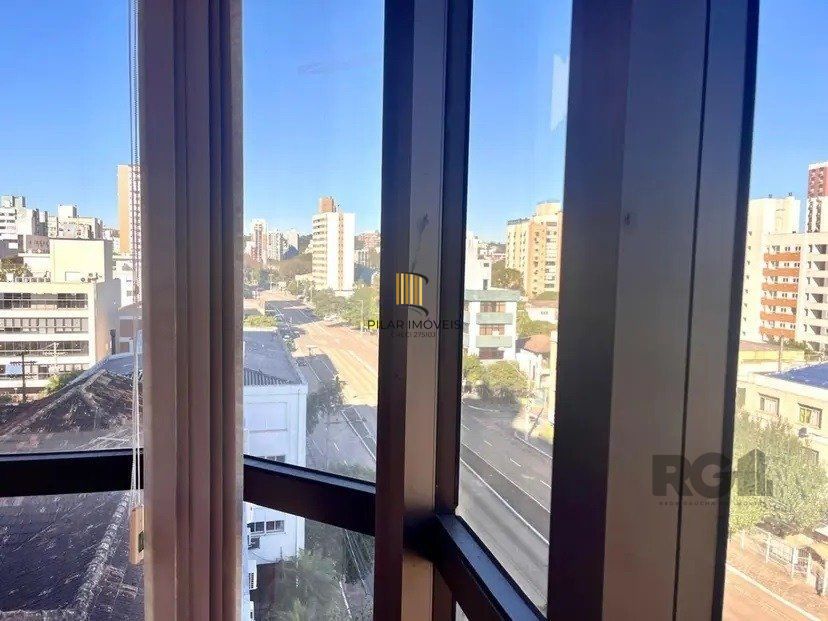 Vende-se bela sala comercial no Menino Deus - 29m²