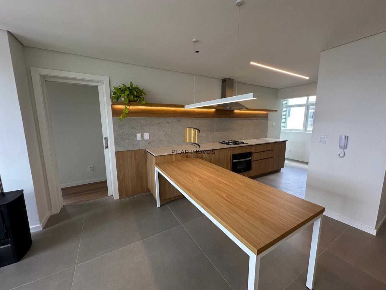 Vende-se apartamento com 3 quartos (2 suítes), 104,6m² e 1 vaga – Petrópolis