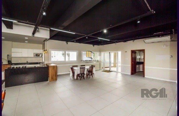 Vende-se apartamento 2 quartos espaçosos com vaga rotatirva próximo ao Mãe de Deus - 54m² - Medianeira