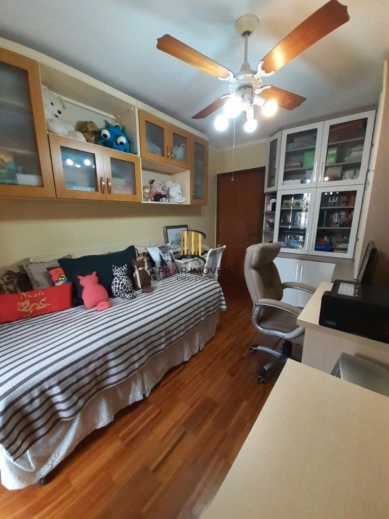 Casa 3 dormitórios, 2 suítes, 4 vagas, 257,52 m² de área privativa, no Bairro Ipanema