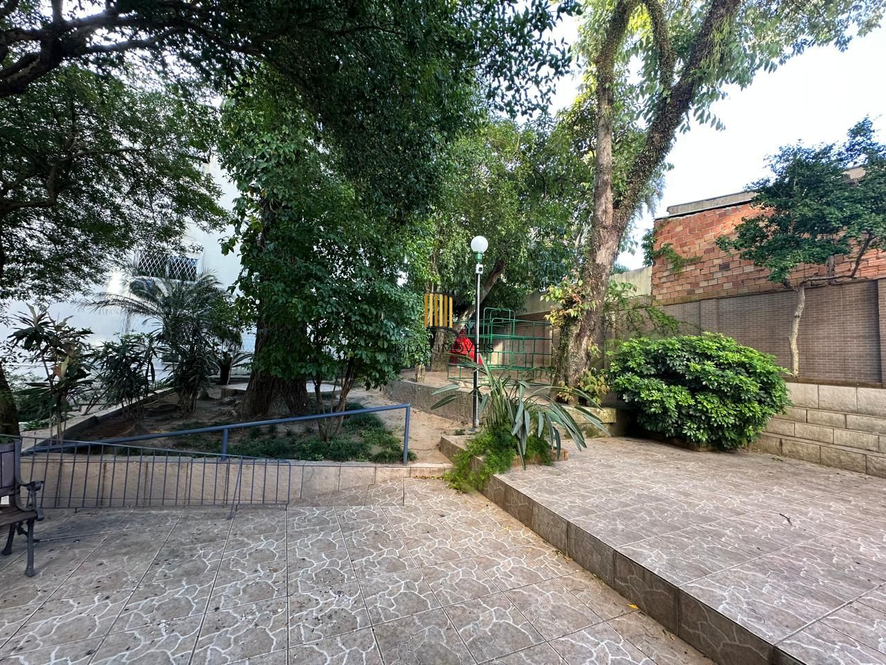 Vende-se apartamento com 2 quartos, 88m², churrasqueira e 1 vaga – Santa Cecília