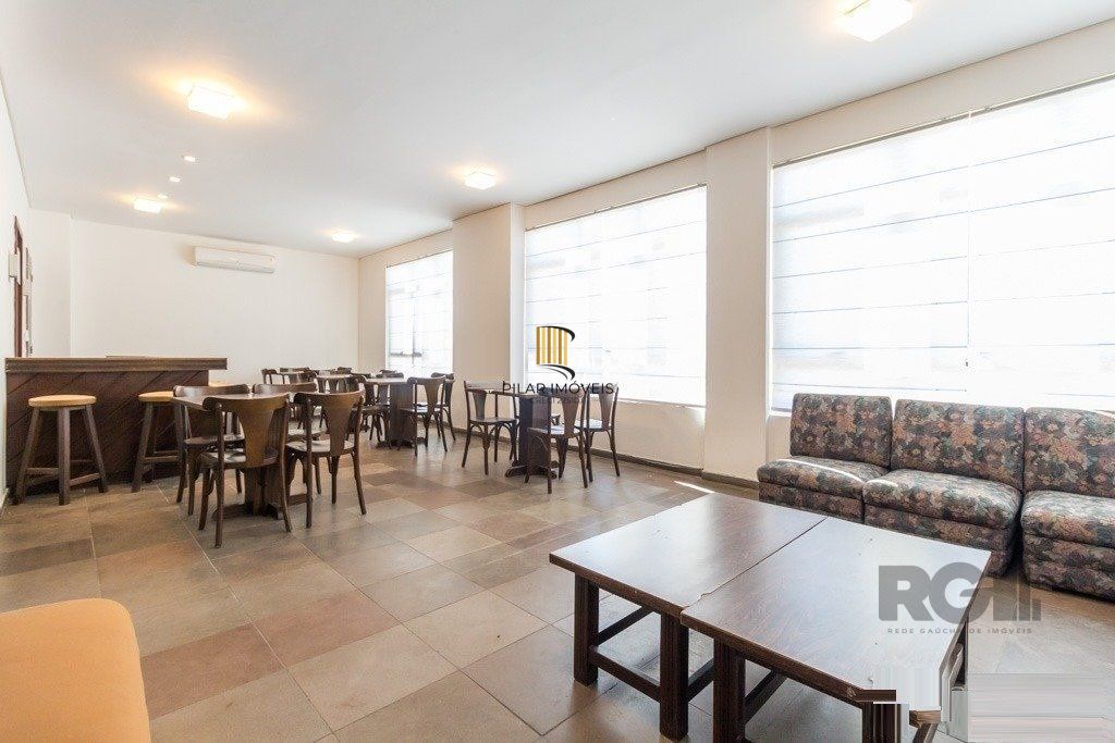 Vende-se amplo apartamento 3 quartos c/ suíte, 2 vagas, living com sacada e vista - 139m² - Auxiliadora