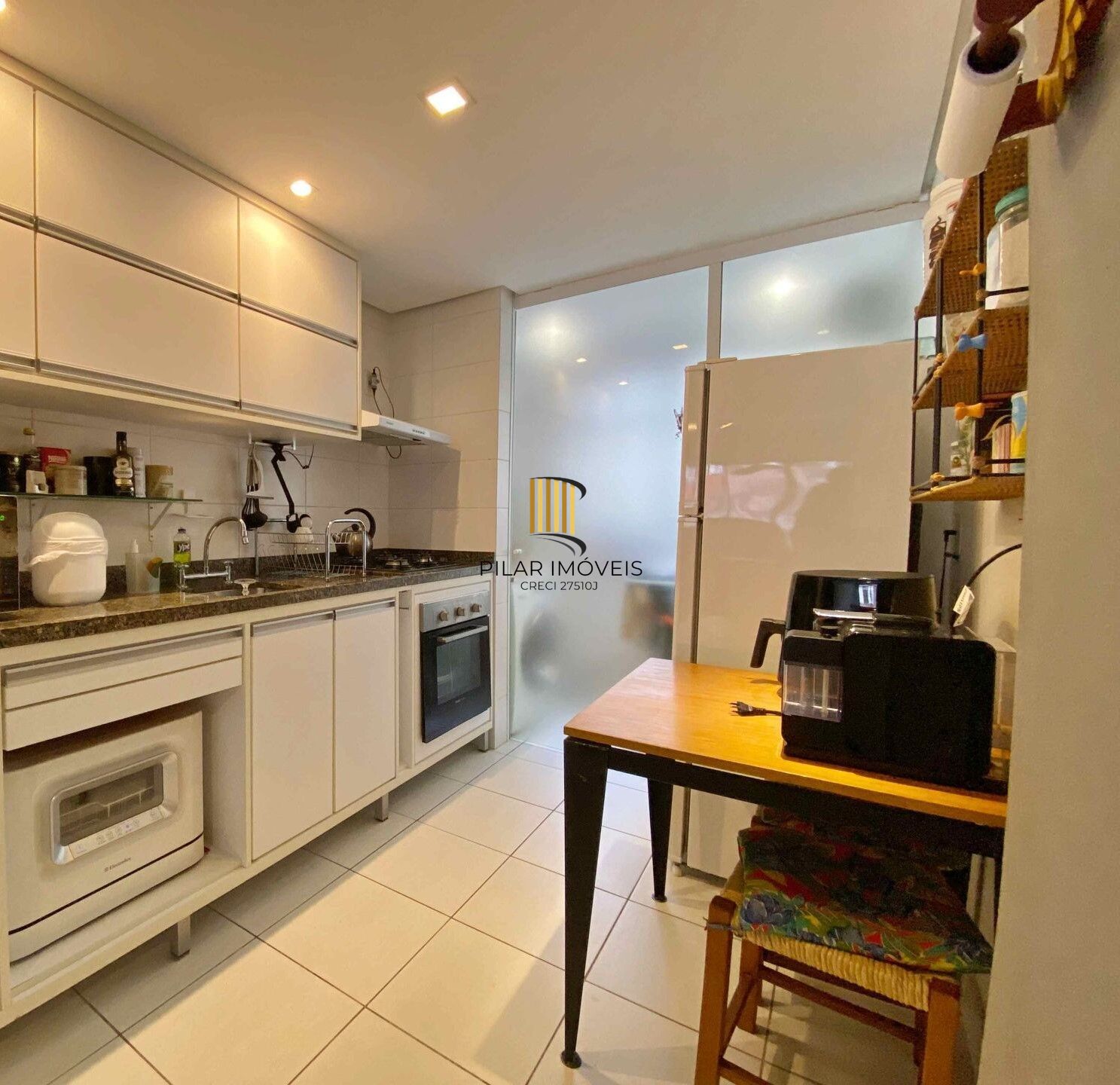 Vende-se apartamento com 2 quartos(1 suíte), 81m² e 2 vagas - Rio Branco