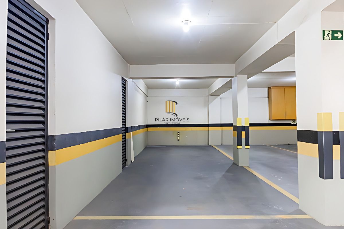 Vende-se apartamento com 2 quartos( 1 suíte), 96m², sacada e 2 vagas - Mont Serrat