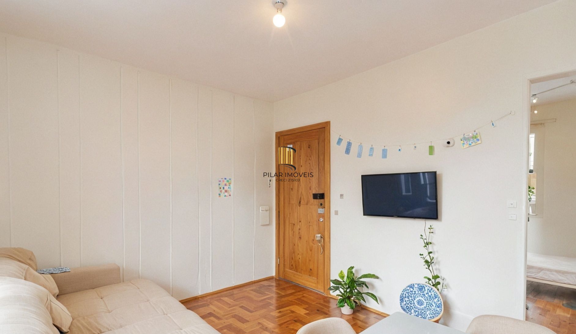 Vende-se apartamento semi-mobiliado com 2 quartos e 41m² - Menino Deus