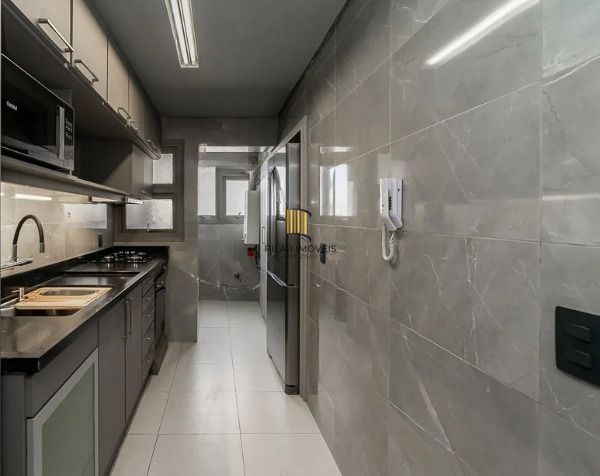 Vende-se cobertura com 2 dormitórios, sendo 1 suíte no bairro Auxiliadora
