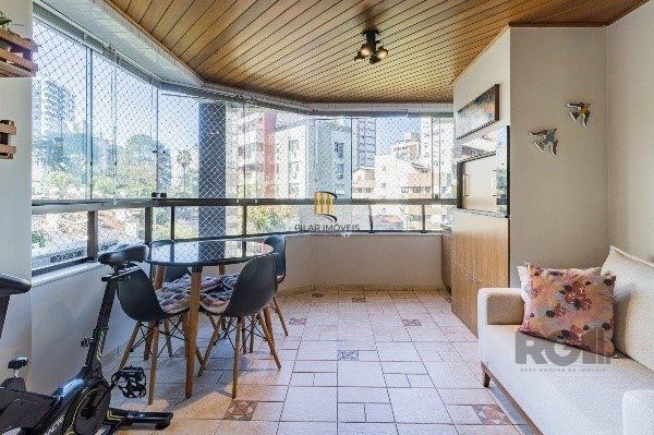Vende-se luxuoso apartamento 3 quartos com suíte, 2 vagas, lareira, churrasqueira, próximo da encol - 133m² - Bela Vista