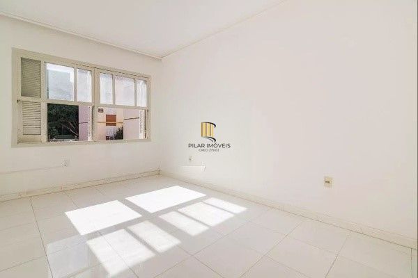 Vende-se apartamento semi-mobiliado de 2 quartos - Menino Deus - Pilar Imóveis