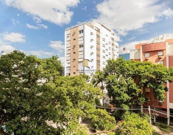 Apartamento Amplo de 3 Dormitórios com Suíte, Lareira e Infraestrutura Completa - 146m² - Mont Serrat