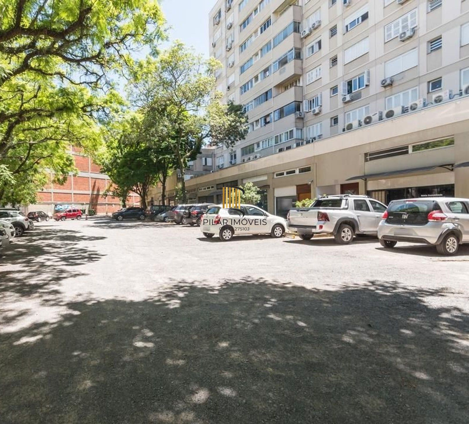 Vende-se apartamento com 2 quartos, 78m² e 1 vaga - Bom Fim
