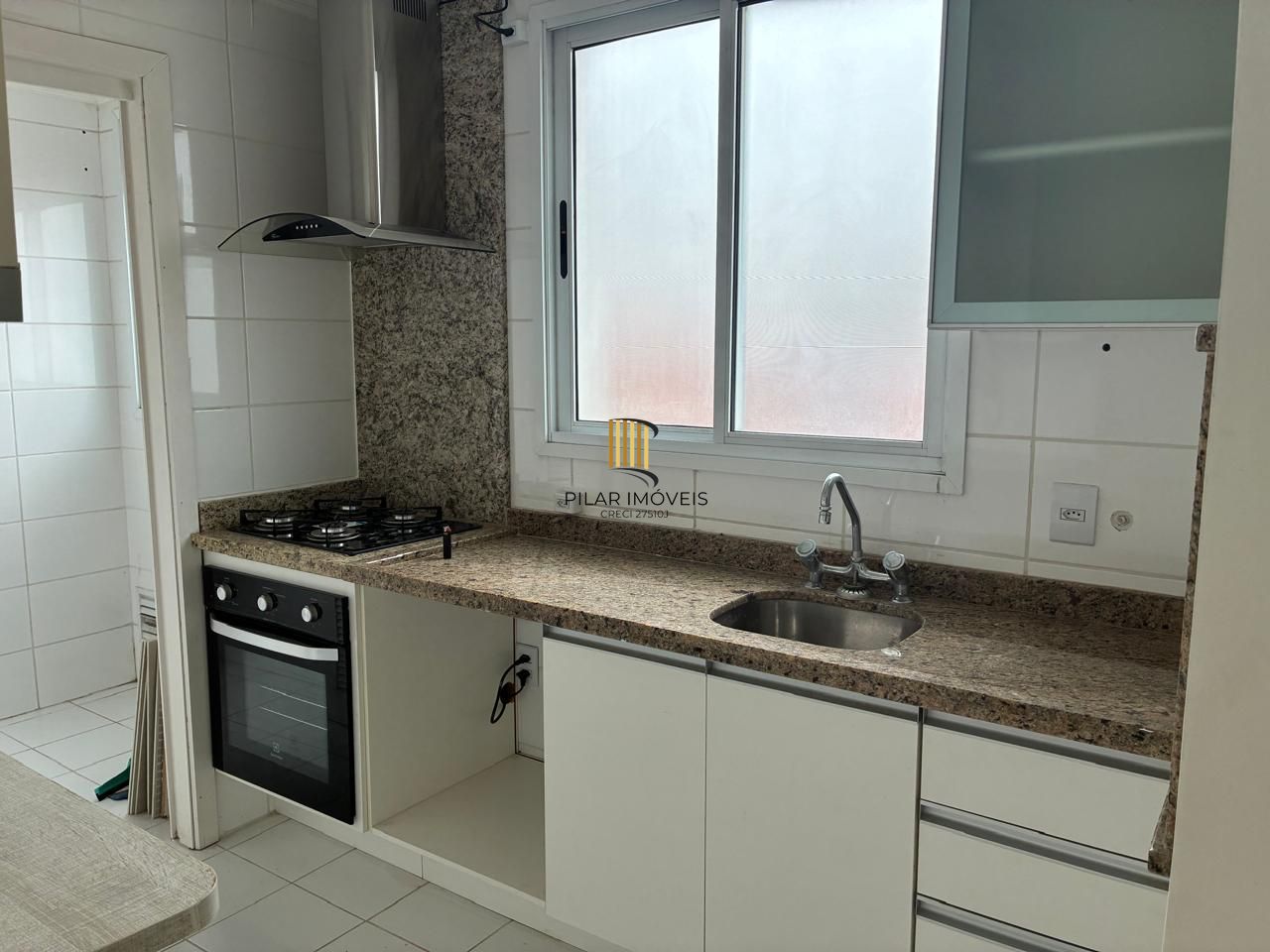 Vende-se amplo apartamento 3 quartos com suíte e 2 vagas no Menino Deus  - 158,4m²