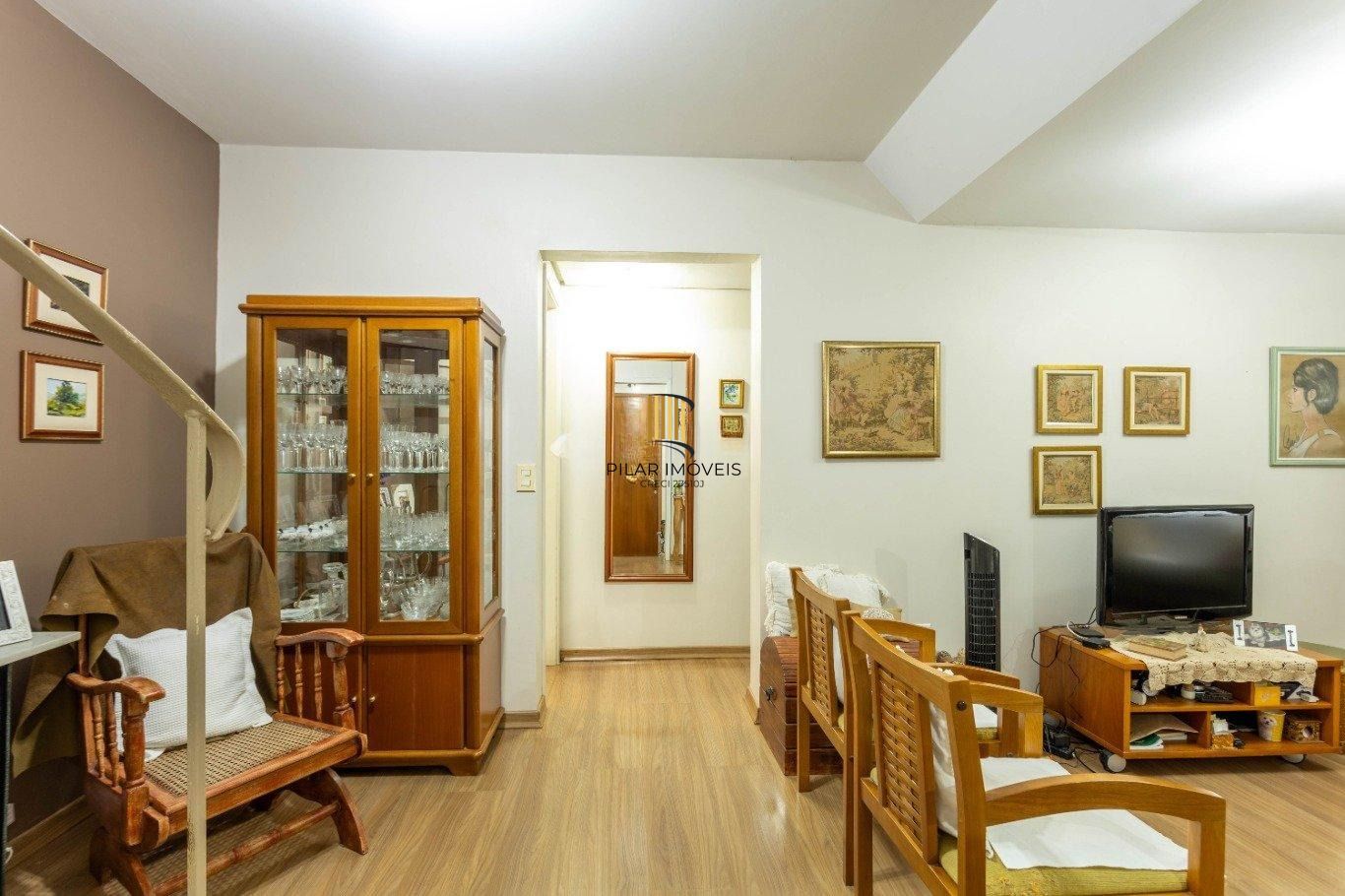 Vende-se cobertura com 3 quartos,(1 suíte) e 1 vaga – 167 m² – Bom Fim