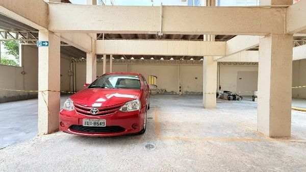 Vende-se apartamento com 2 quartos, 81 m²e 2 vagas – Petrópolis
