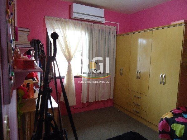 Casa à Venda – 320m², 3 Dormitórios (1 Suíte), 5 Vagas – Partenon