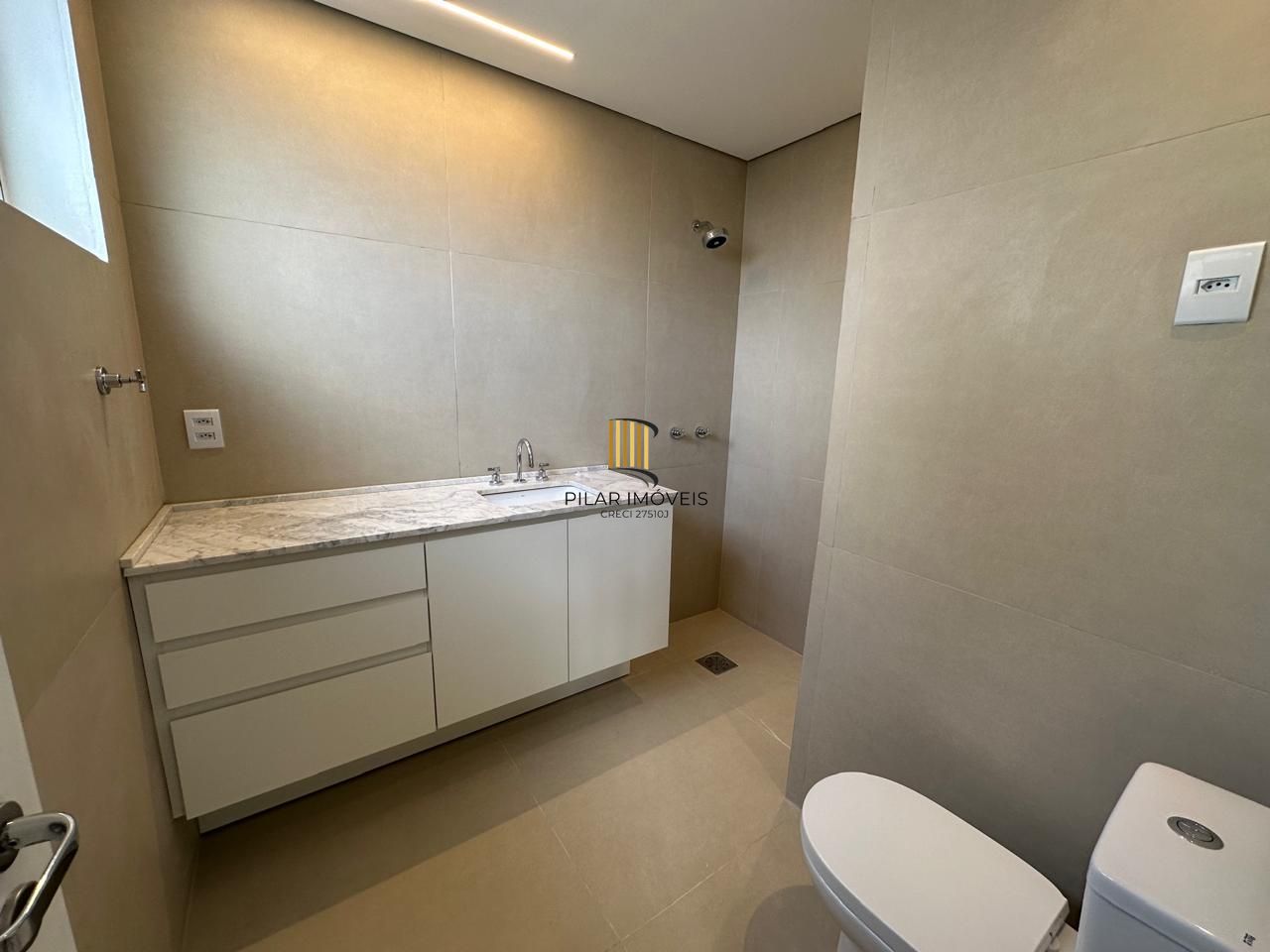 Vende-se apartamento com 3 quartos (2 suítes), 104,6m² e 1 vaga – Petrópolis