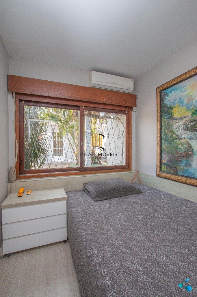 Casa para Venda - 240m², 3 dormitórios, sendo 1 suites, 3 vagas - Partenon