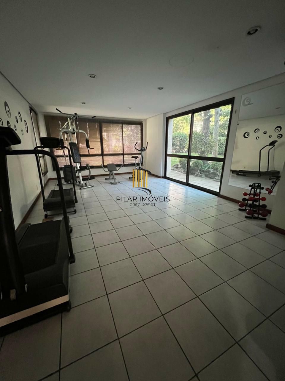 Vende-se apartamento com 3 quartos (1 suíte), 103m² e 2 vagas – Petrópolis