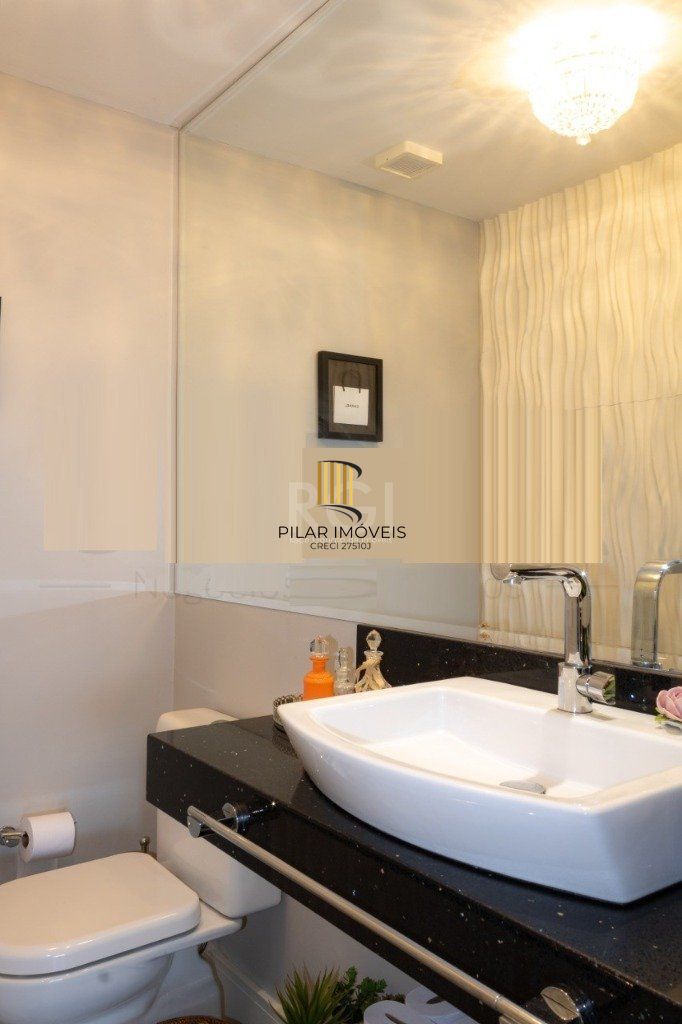Apartamento para Venda - 121m², 3 dormitórios, sendo 2 suites, 2 vagas - Menino Deus