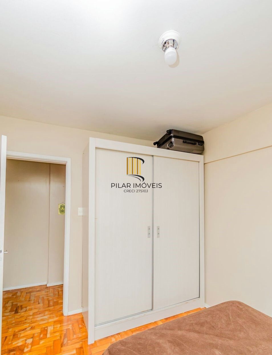 Vende-se apartamento com 2 quartos, 78m² e 1 vaga - Bom Fim