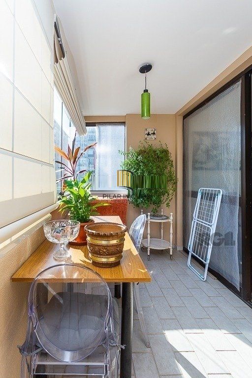 Apartamento 2 dormitórios, 2 banheiros, 1 vaga de garagem no Bairro Independência