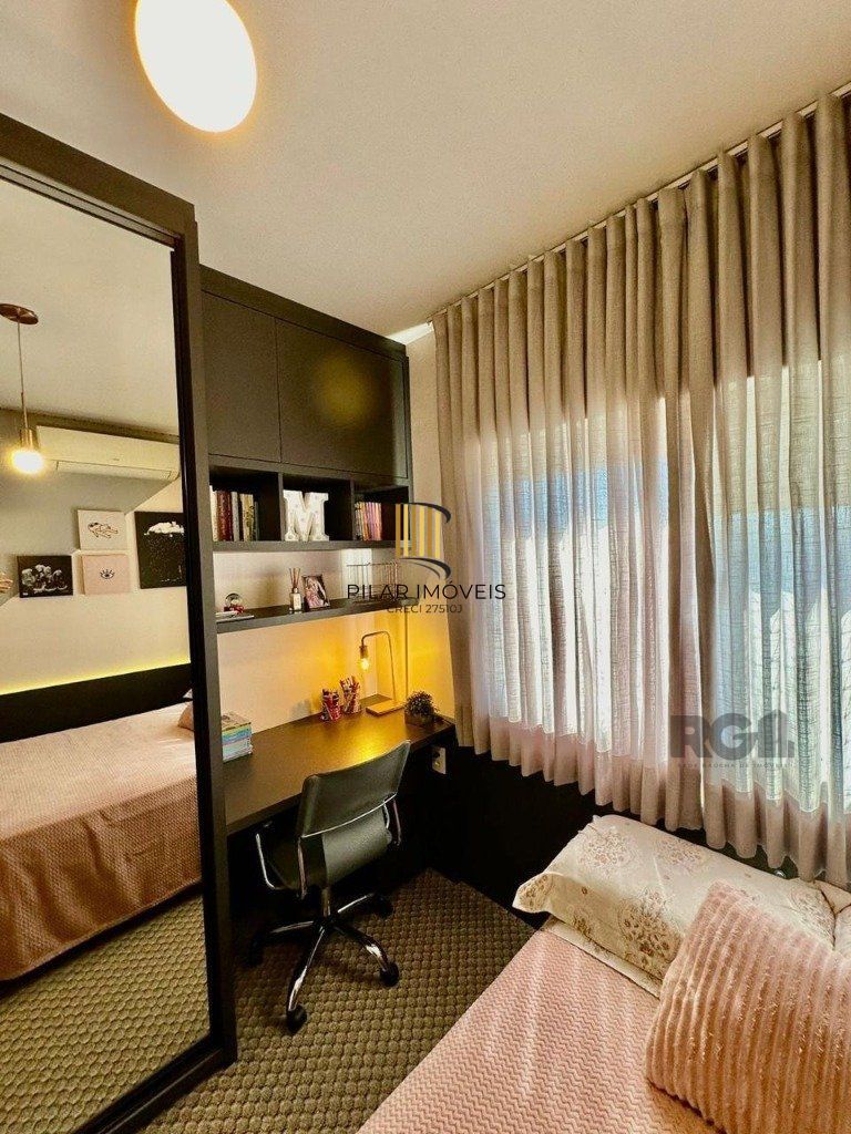 Vende-se luxuoso apartamento com 3 suítes, 2 vagas, lareira no bairro Rio Branco com 133m²