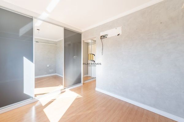 Vende-se apartamento com 2 quartos (1 suíte), 74m² e 2 vagas – Petrópolis