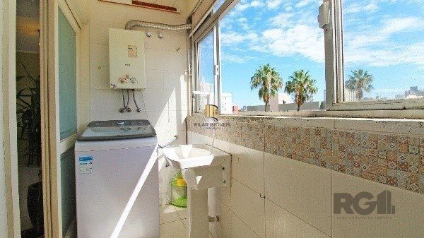 Amplo apartamento 2 quartos com vaga no Menino Deus - 71m²