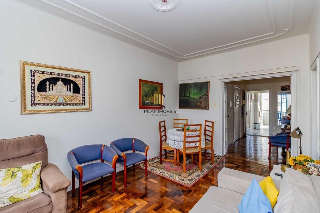 Vende-se apartamento com 2 quartos, sacada e 1 vaga – 113 m² – Moinhos de Vento