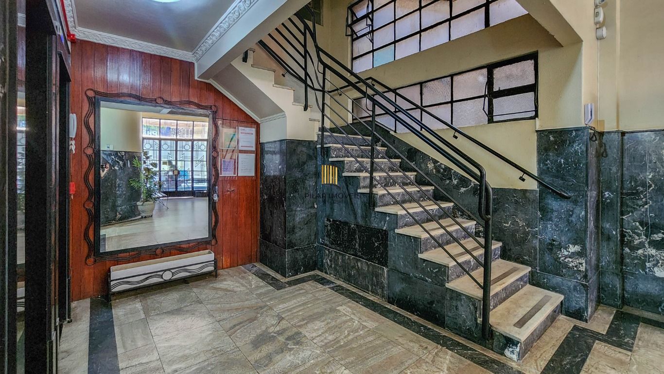 Vende-se apartamento com 2 quartos, 79 m² e sacada - Centro Histórico