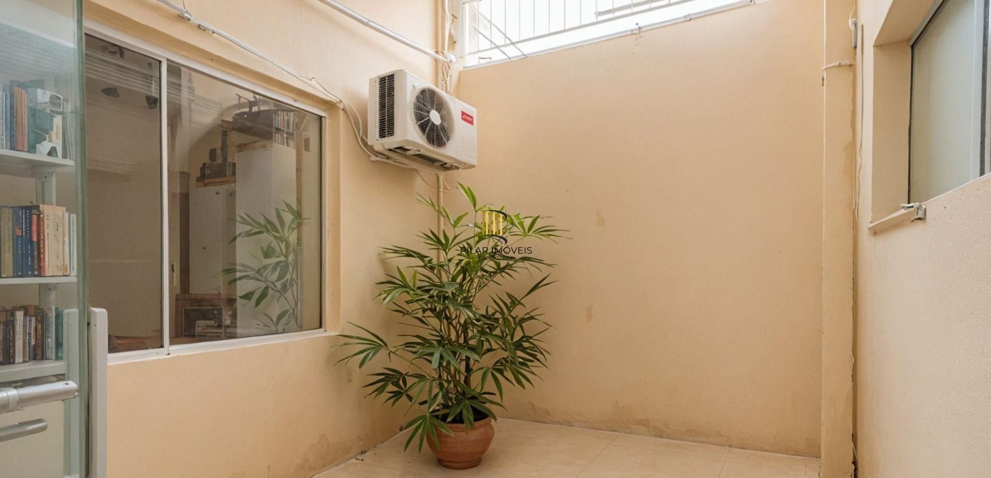 Vende-se amplo apartamento térreo com 3 quartos e 140m² - Rio Branco