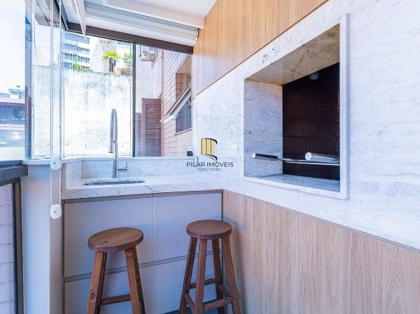 Apartamento com 4 quartos, 1 suíte e 2 vagas — 200 m² — Bela Vista