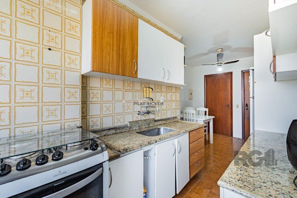 Vende-se ampla cobertura com 3 dormitórios 3 vagas - 269m² - Bairro Moinhos de Vento