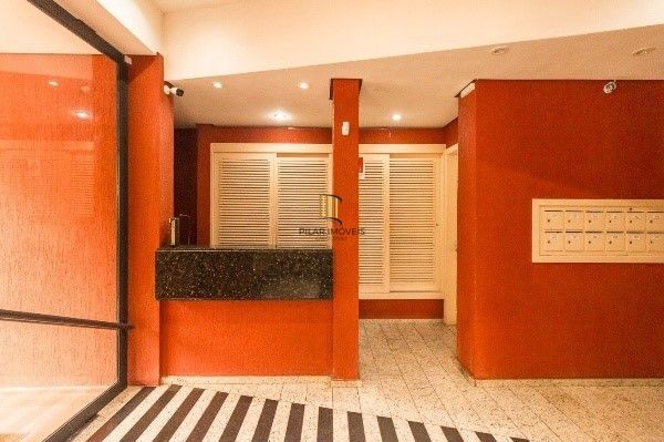 Cobertura com 3 quartos, 2 suítes e 2 vagas no Petrópolis – Vista deslumbrante!