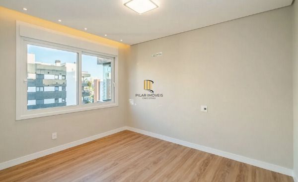 Vende-se luxuosa cobertura com 270m²- 3 suítes, 3 vagas e piscina no Auxiliadora