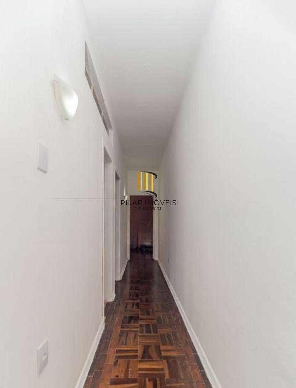 Vende-se apartamento com 3 quartos, 87m² e sacada - Petrópolis