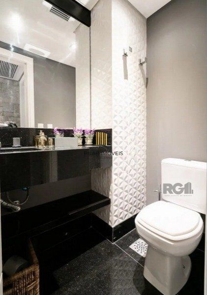 Apartamento de 192m² com 3 Suítes, 3 Vagas e Móveis Planejados de Alto Padrão Próximo à Praça da Encol