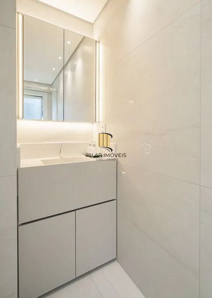 Vende-se luxuosa cobertura com 270m²- 3 suítes, 3 vagas e piscina no Auxiliadora