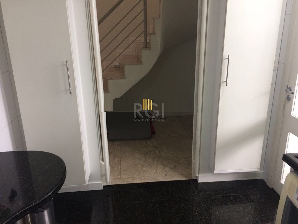 Cobertura para Venda - 248m², 3 dormitórios, sendo 1 suites, 2 vagas - Mont Serrat