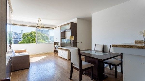 Vende-se apartamento com 2 quartos, 67 m², 2 vagas - Petrópolis