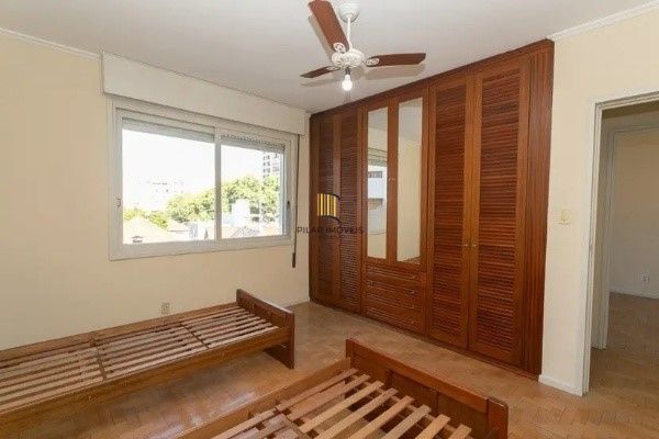 Vende-se apartamento com 3 quartos, 1 suíte, 2 vagas e 116m² - Moinhos de Vento