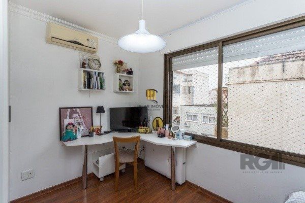 Vende-se espaçoso apartamento 4 quartos, 2 suítes, 3 vagas, próximo ao Hospital Moinhos - 154m² - Floresta