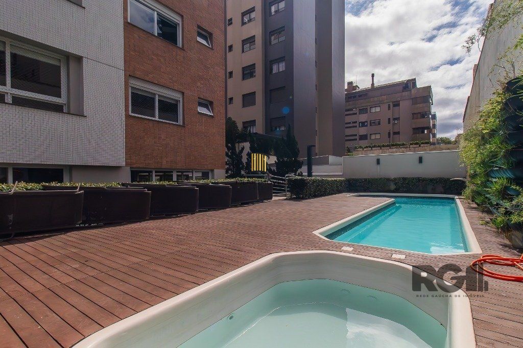 Belo Apartamento 3 quartos com suíte e 2 vagas -  136,24 m² - Petrópolis