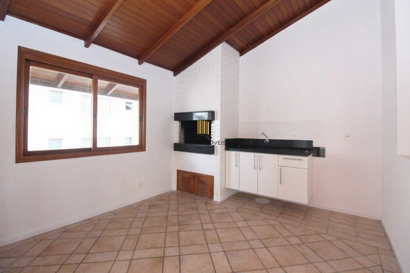 Vende-se cobertura com 3 dormitórios, piscina, 245m² e 2 vagas - Mont Serrat
